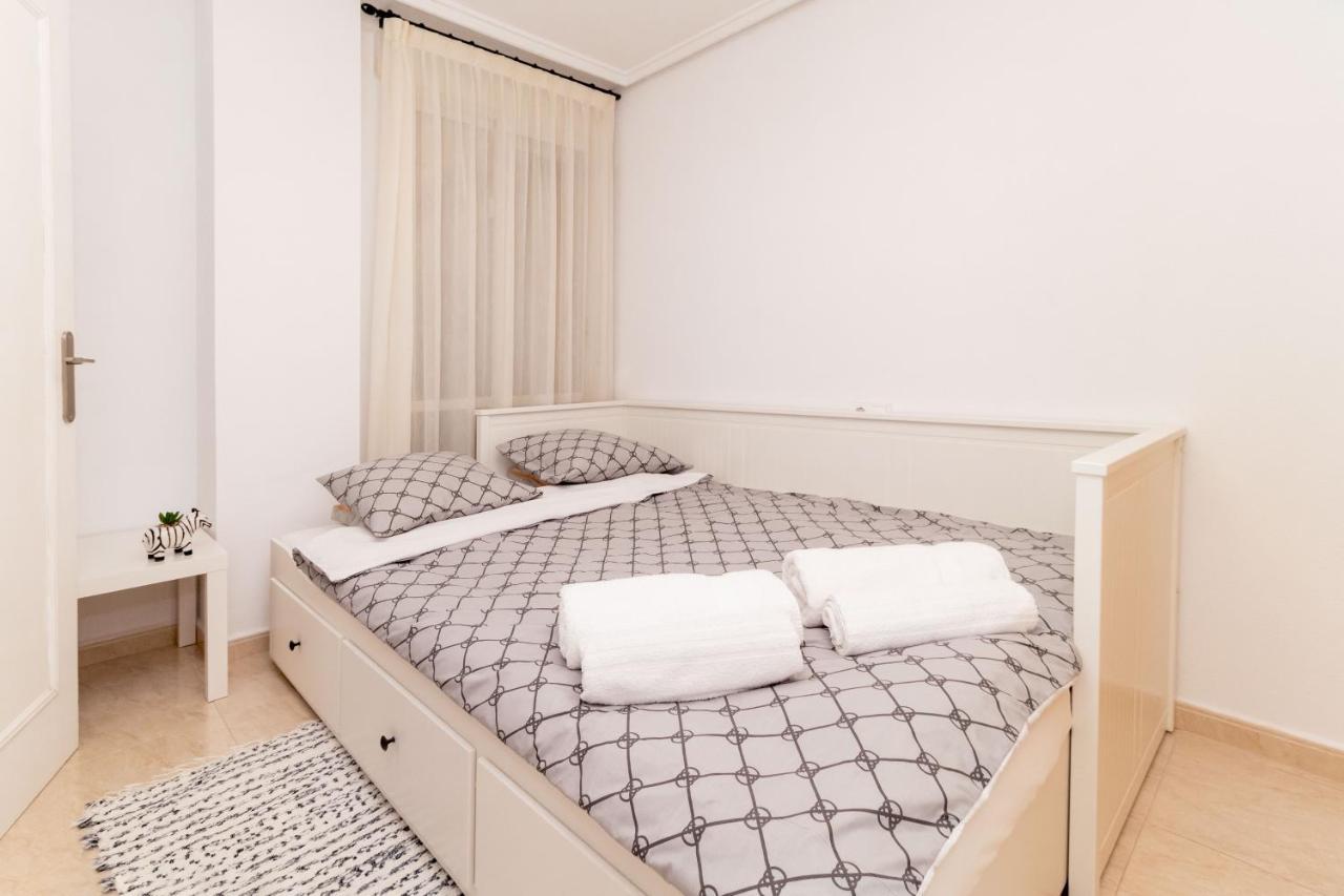 Apartamento Asta Apartment Torrevieja Exterior foto
